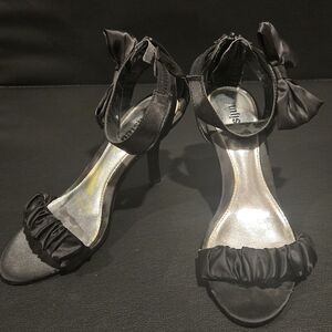 Elegant Black Satin Heels With Side Bow And 3.5 Inch Heel